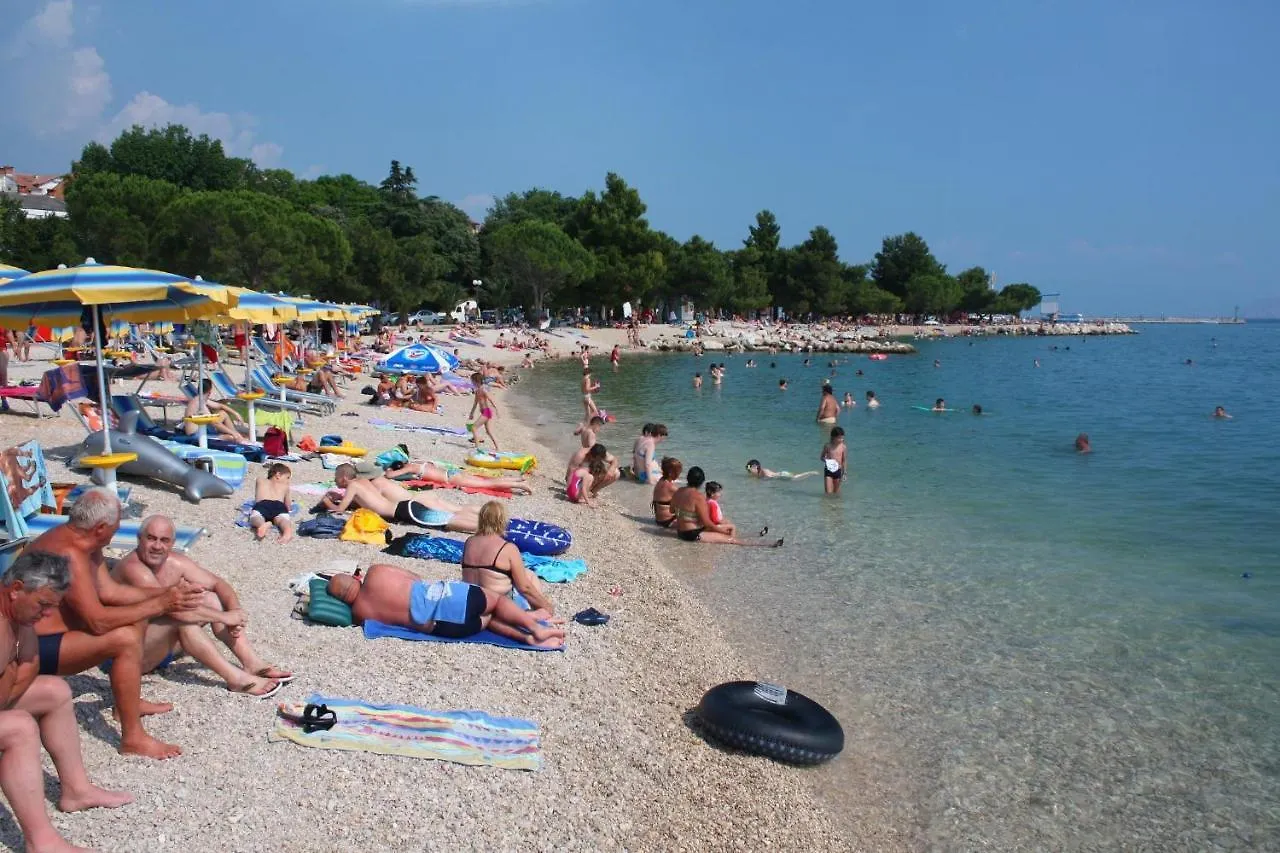 Apartments With A Parking Space Dramalj, Crikvenica - 5592 0*, Dramalj
