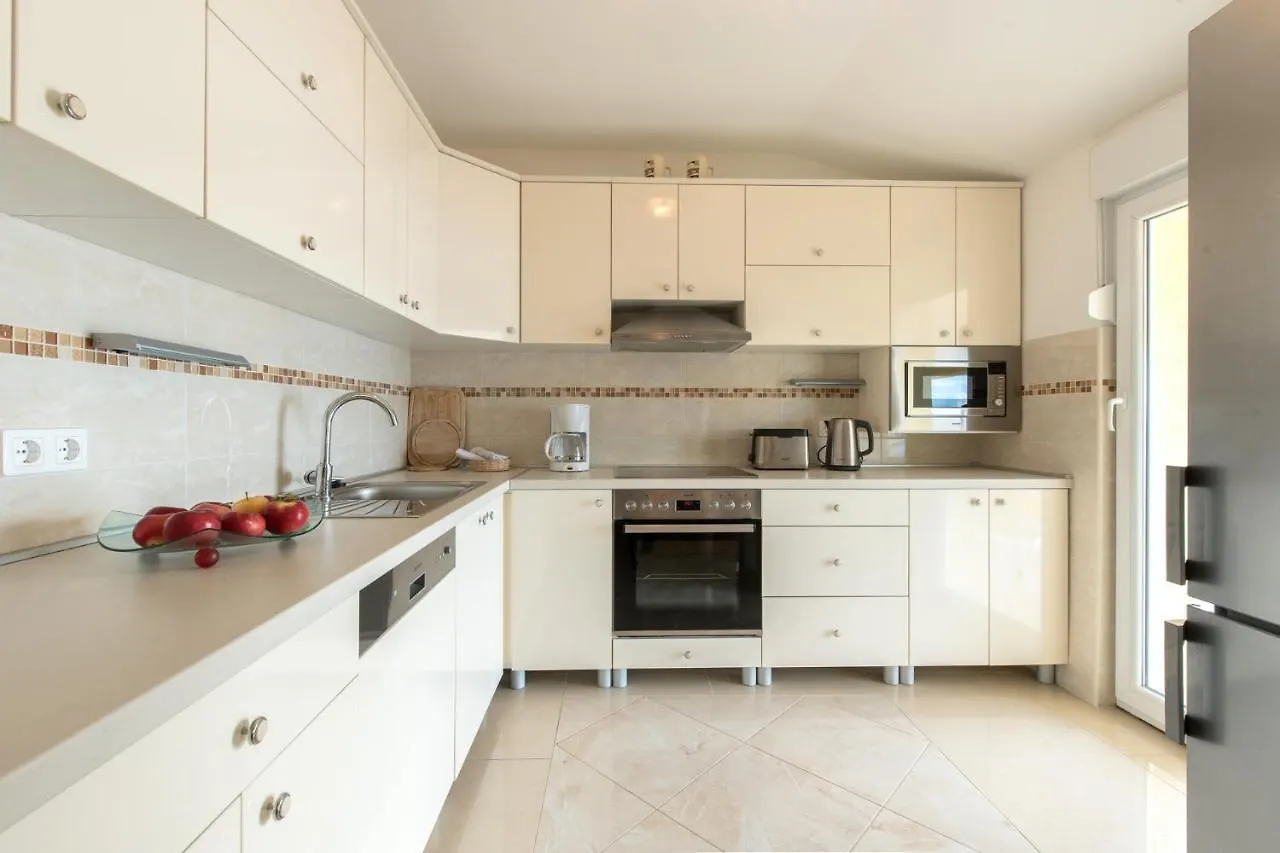 Apartments With A Parking Space Dramalj, Crikvenica - 5592