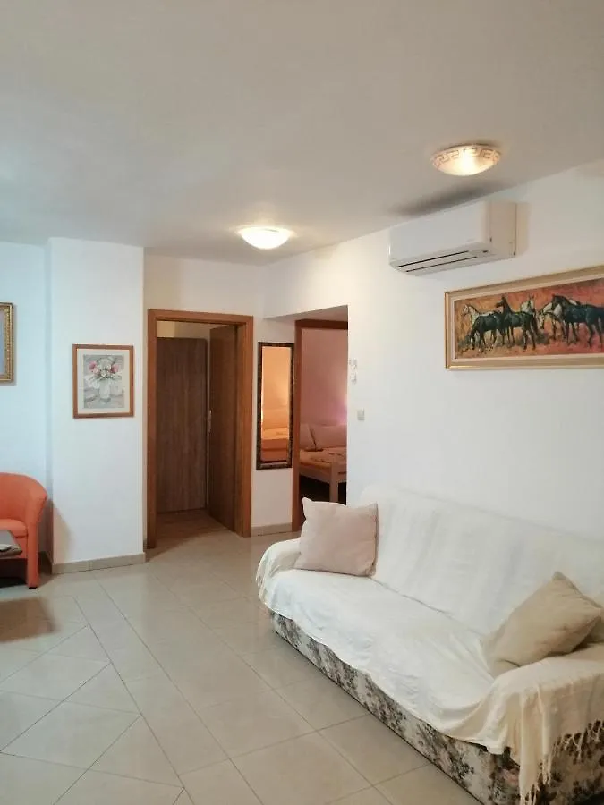 Apartments With A Parking Space Dramalj, Crikvenica - 5592 Croaţia