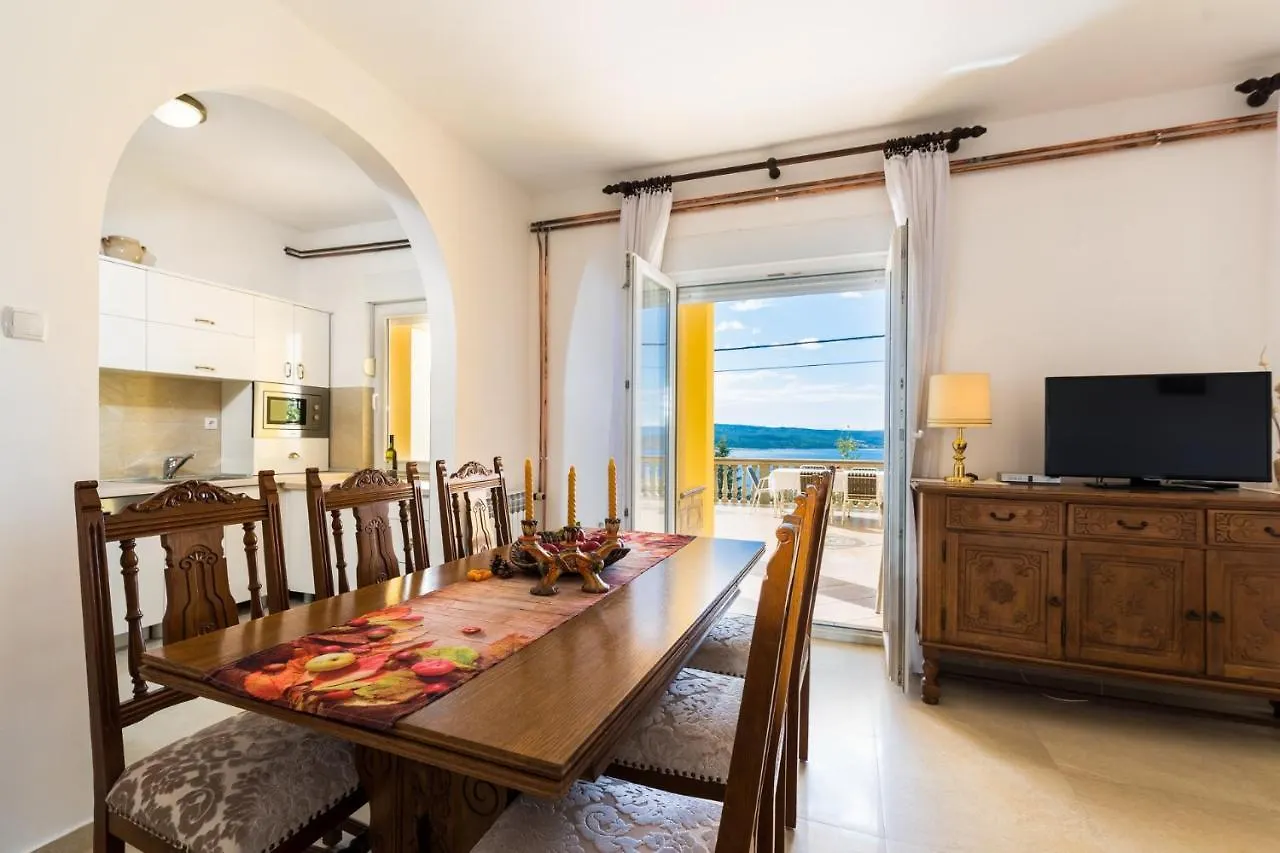 Apartments With A Parking Space Dramalj, Crikvenica - 5592  Dramalj